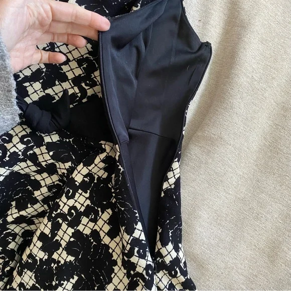 COCONINNO Fit and Flare Sleeveless Cocktail Dress - Picture 6 of 10